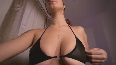 mia independent model online show from 5, 12, 2025