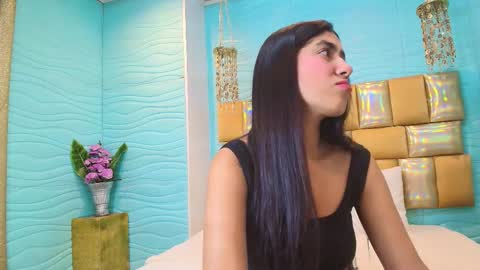 mia montess online show from 14, 10, 2025