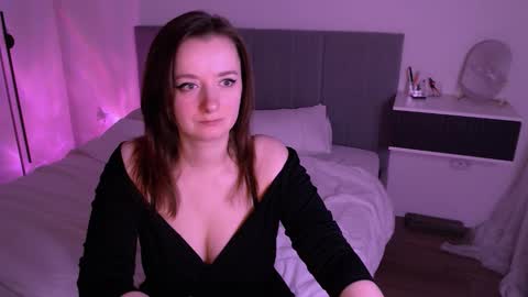 Snapshot of mia_muuur chatting on 28, 10, 2025 Mia online show from 28, 10, 2025