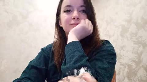 Snapshot of mia_muuur chatting on 8, 11, 2025 Mia online show from 8, 11, 2025