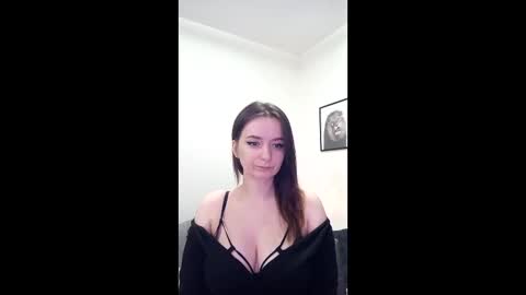 Snapshot of mia_muuur chatting on 8, 2, 2026 Mia online show from 8, 2, 2026