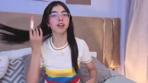 Snapshot of mia_naive chatting on 28, 6, 2026 Mia online show from 28, 6, 2026