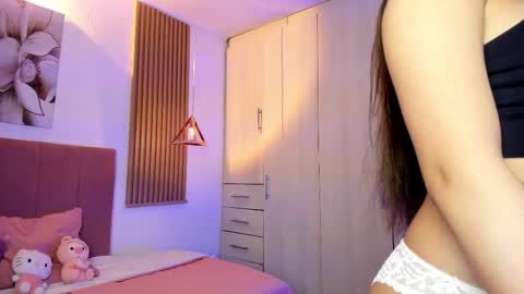Mia Nevaeh - follow me online show from 15, 12, 2025