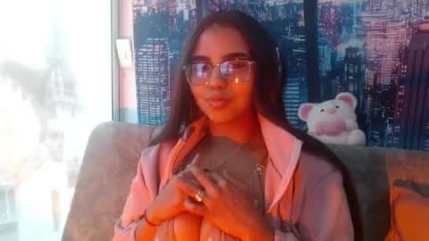 Mia  online show from 17, 7, 2026