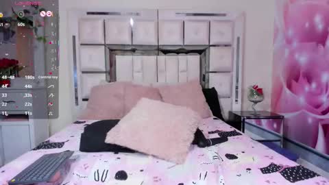 mia_peyton1 online show from 9, 9, 2025