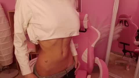 Mia online show from 2, 2, 2026