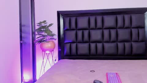 mia online show from 8, 4, 2026