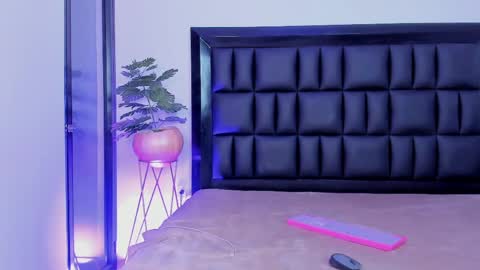 mia online show from 11, 4, 2026