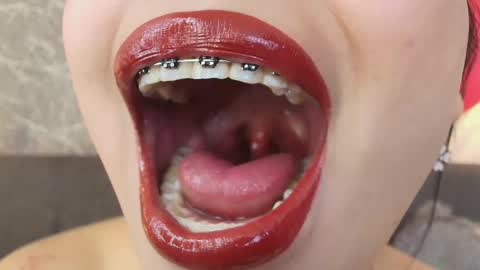 Mia Roux online show from 20, 2, 2025