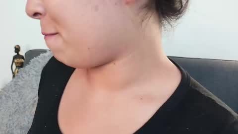 Mia Roux online show from 25, 9, 2025