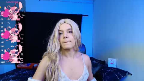 Snapshot of mia_russe13 chatting on 22, 10, 2025 13 online show from 22, 10, 2025
