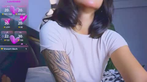 Mia online show from 7, 11, 2025