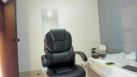 mia_smith_x online show from 19, 2, 2025