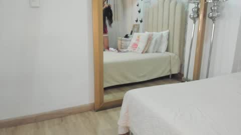mia_tentacion__ online show from 10, 5, 2026