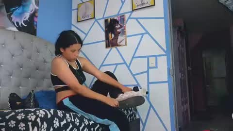 mia_thompson_0 online show from 23, 6, 2026