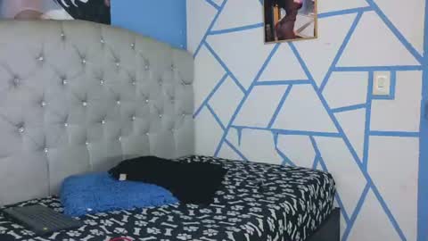 mia_thompson_0 online show from 29, 6, 2026