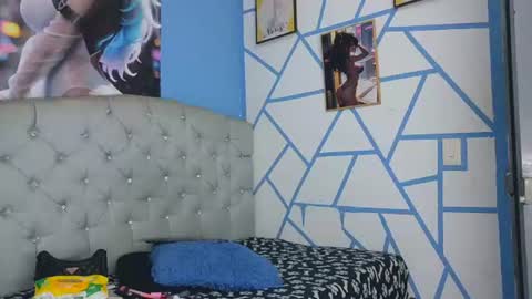 mia_thompson_0 online show from 6, 7, 2026
