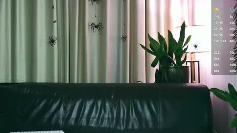 Mia online show from 24, 10, 2025