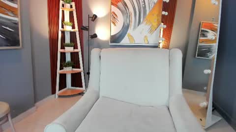 Mia online show from 10, 6, 2026