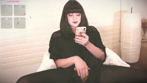 Snapshot of mia_wallase chatting on 19, 9, 2025 mia_wallase online show from 19, 9, 2025