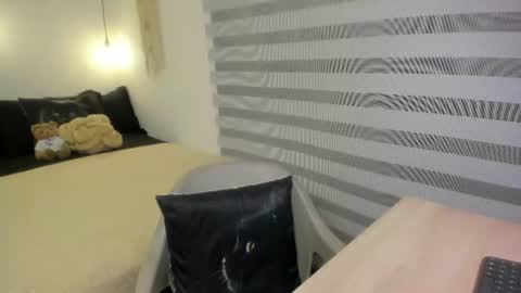 Mia   online show from 24, 6, 2026