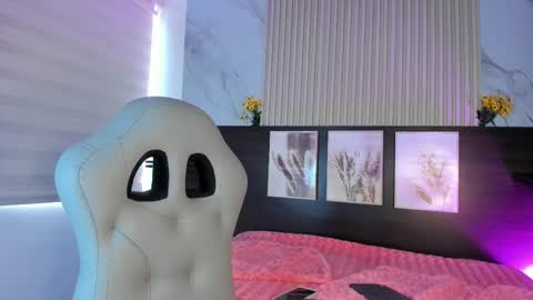 Snapshot of miaa_as_ chatting on 19, 9, 2025 miaa_as_ online show from 19, 9, 2025