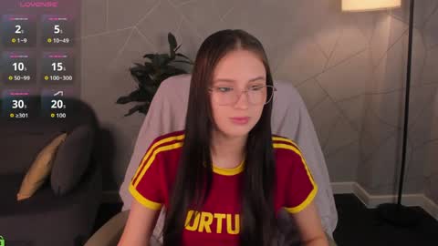 Mia online show from 10, 4, 2026