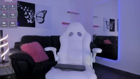 Snapshot of miaa_lunna chatting on 14, 4, 2026 Mia online show from 14, 4, 2026