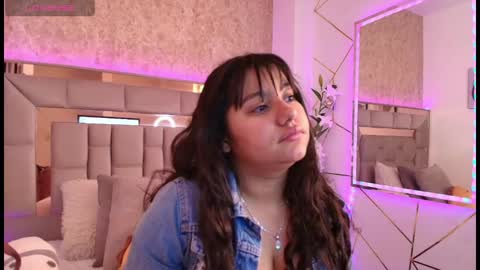 miaa_smiith1 online show from 20, 1, 2025