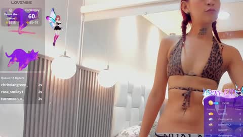 mia sofia online show from 4, 2, 2025