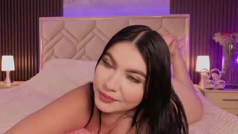 Snapshot of miaafarrel chatting on 24, 4, 2026 Miaa Farrel online show from 24, 4, 2026