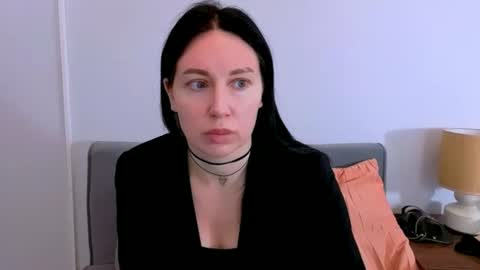 Mia online show from 3, 3, 2026