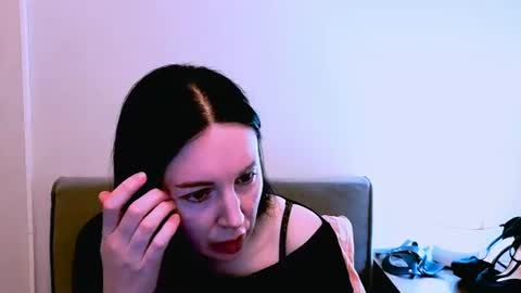 Mia online show from 7, 3, 2026