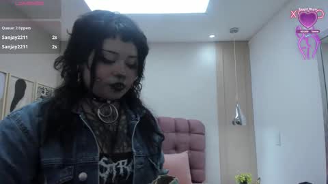 Mia online show from 12, 3, 2026