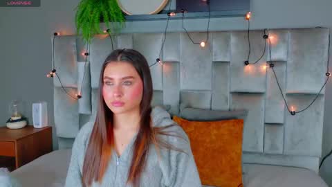 miaanderson__ online show from 18, 5, 2026