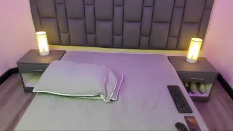 mia red hair molly short hair online show from 1, 3, 2025