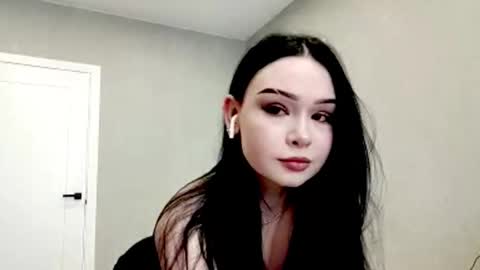 Mia online show from 3, 3, 2026