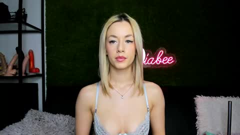 MiaBeeX online show from 23, 5, 2026