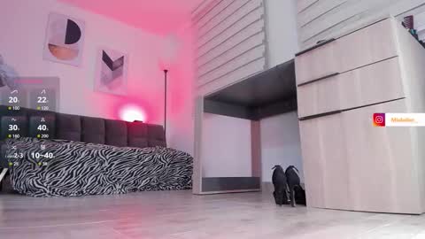 Mia Belier  online show from 13, 11, 2025