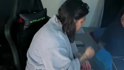 Mia online show from 30, 3, 2026