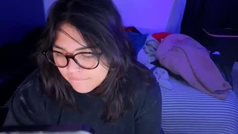 Mia online show from 6, 4, 2026