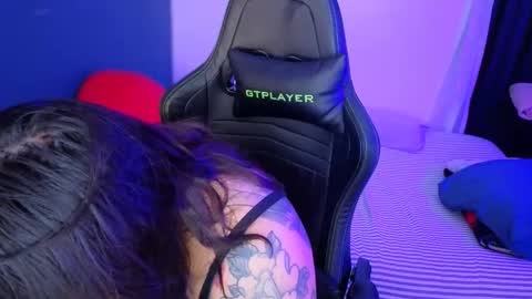 Mia online show from 6, 4, 2026