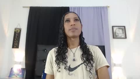 MiaCoock online show from 13, 11, 2025