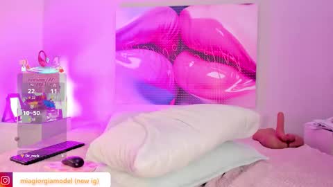 Mia  online show from 8, 3, 2026