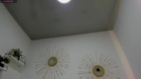 Miah Collins online show from 22, 2, 2025