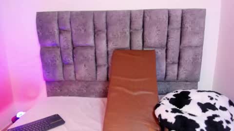 miah new independent model acount online show from 15, 11, 2025