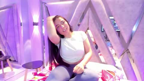 Mia online show from 8, 3, 2026