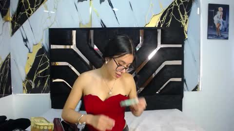 miahotcs online show from 11, 2, 2026