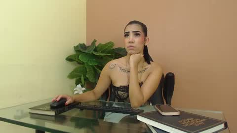 Mia online show from 5, 8, 2026
