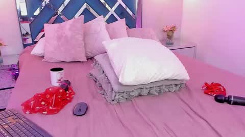 Mia Khalifa online show from 24, 2, 2025